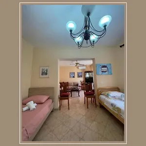  Gasthuis Neo Albanië